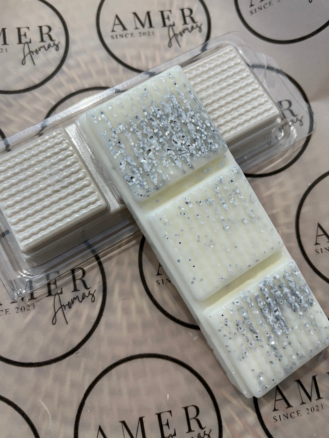 Warm cashmere and almond milk wax melt